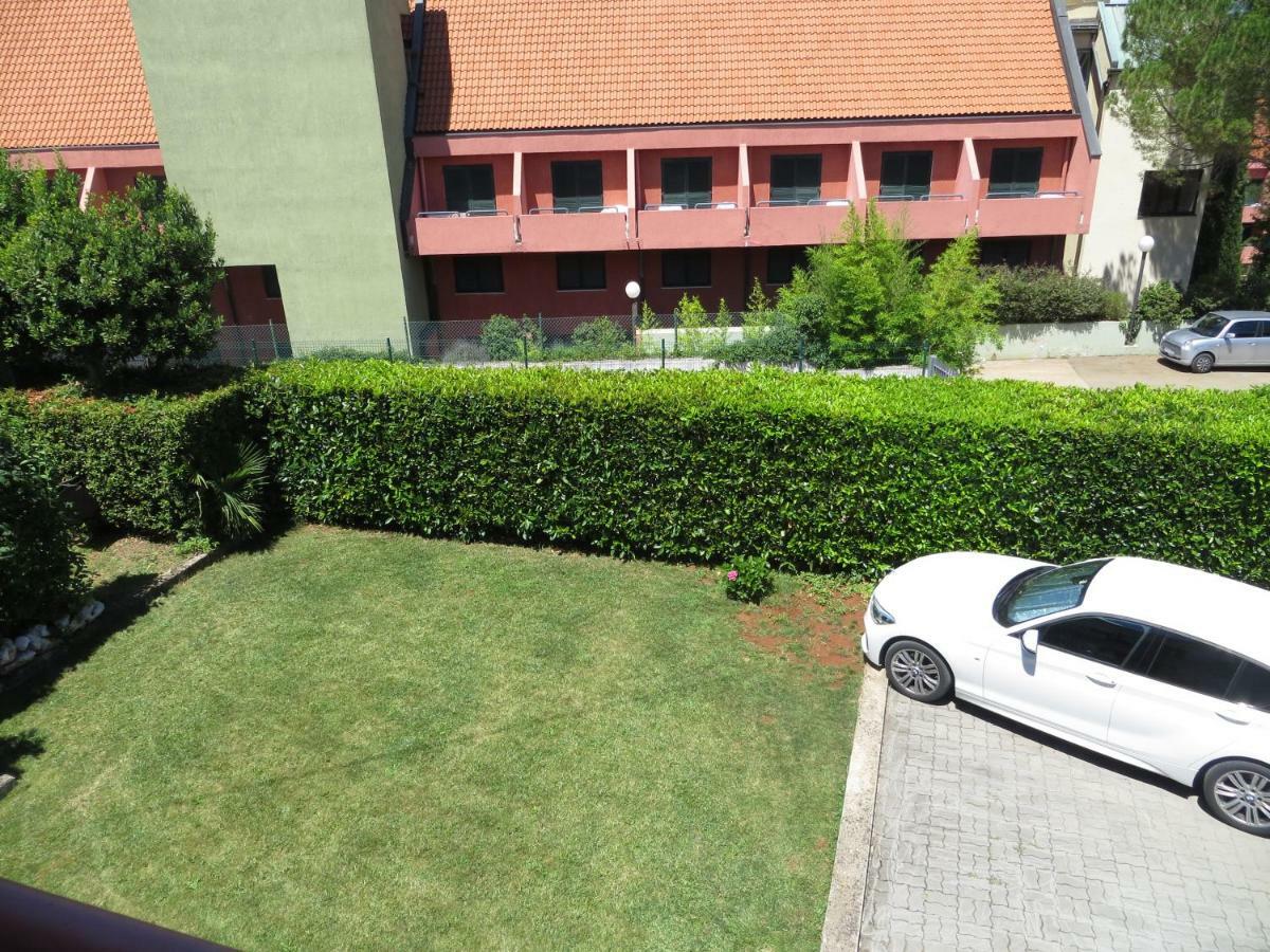 Apartment Sara Njivice Exterior foto